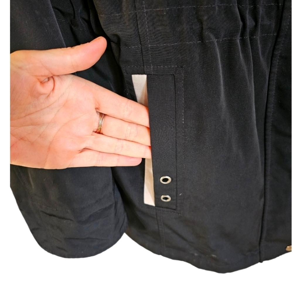 Liz Claiborne rain jacket with hood. Large - Picture 6 of 7